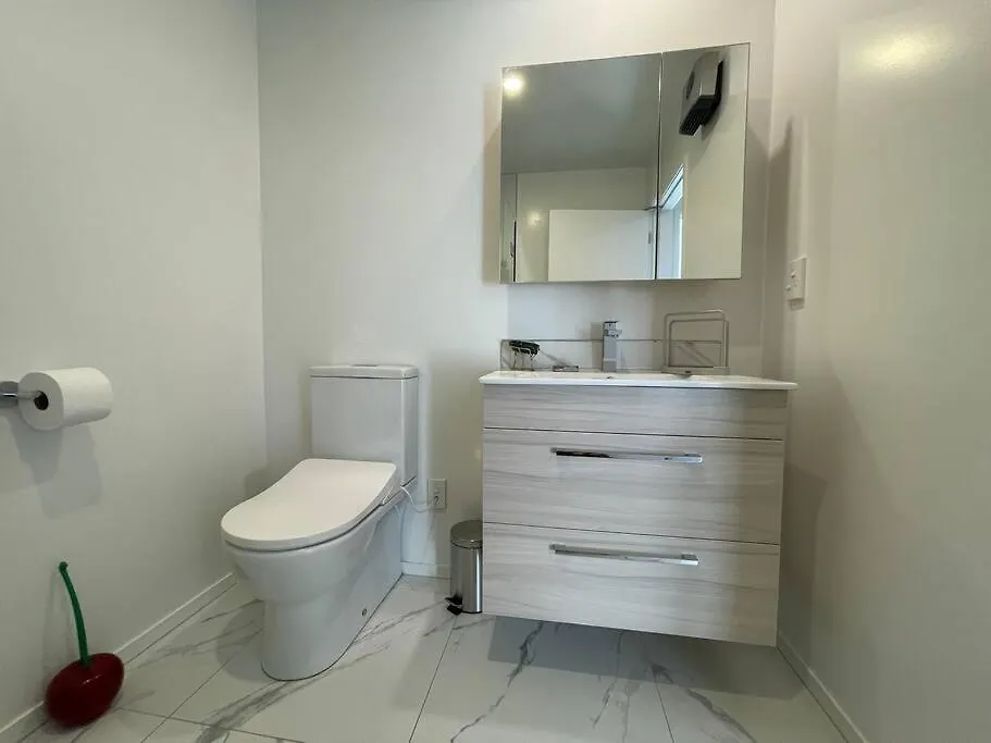 Cbd 2 Bedroom Parkside Living By Hagley With Free Parking Christchurch 0*,