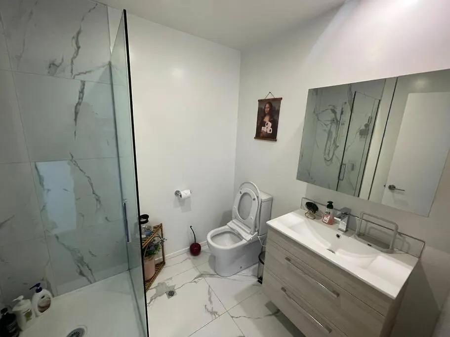 Holiday home Cbd 2 Bedroom Parkside Living By Hagley With Free Parking Christchurch New Zealand