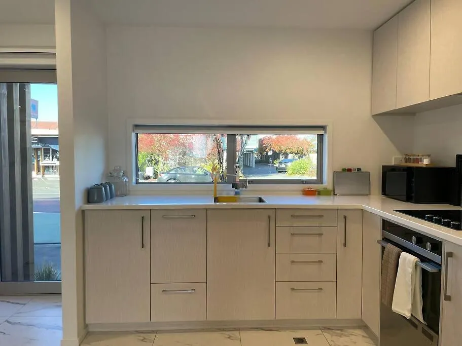 Cbd 2 Bedroom Parkside Living By Hagley With Free Parking Christchurch 0*,