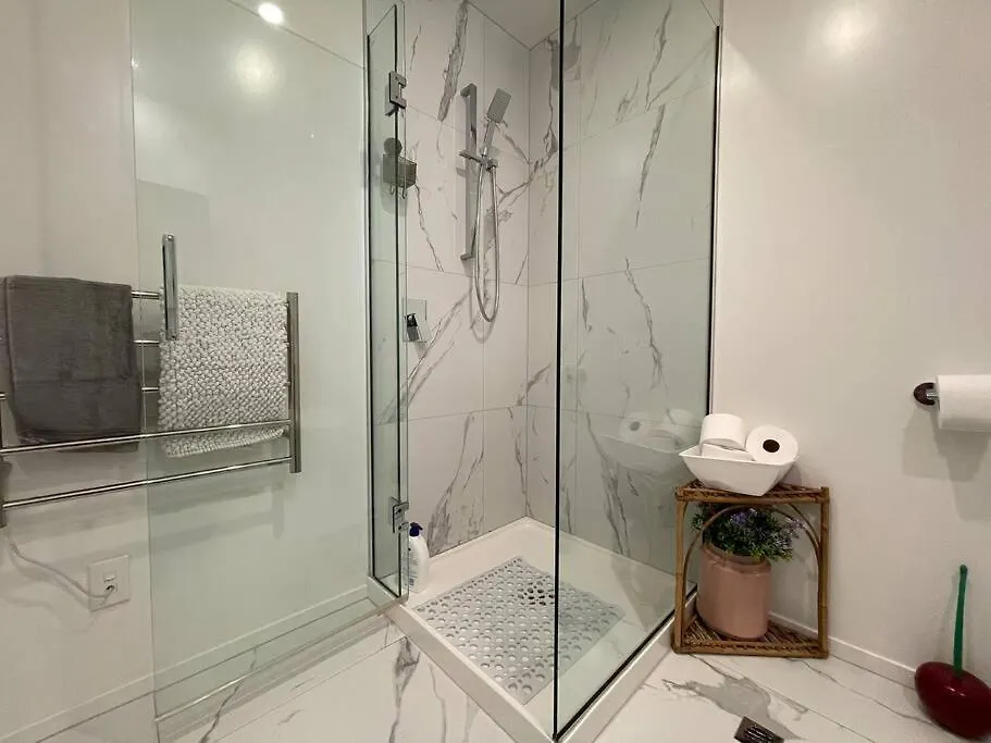 Cbd 2 Bedroom Parkside Living By Hagley With Free Parking Christchurch