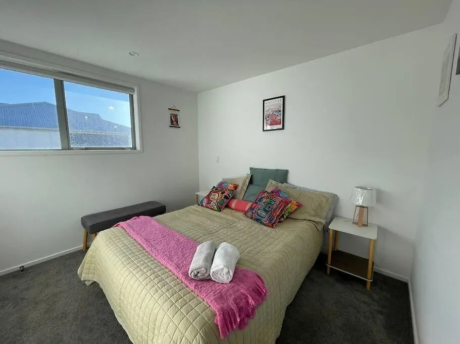 Holiday home Cbd 2 Bedroom Parkside Living By Hagley With Free Parking Christchurch